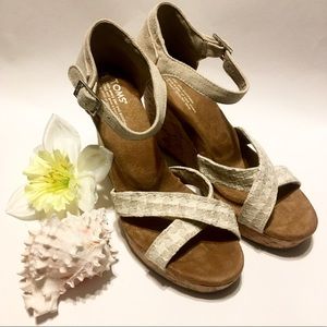 Toms Woven Cork Strappy Wedges. NWOT Size 7.5